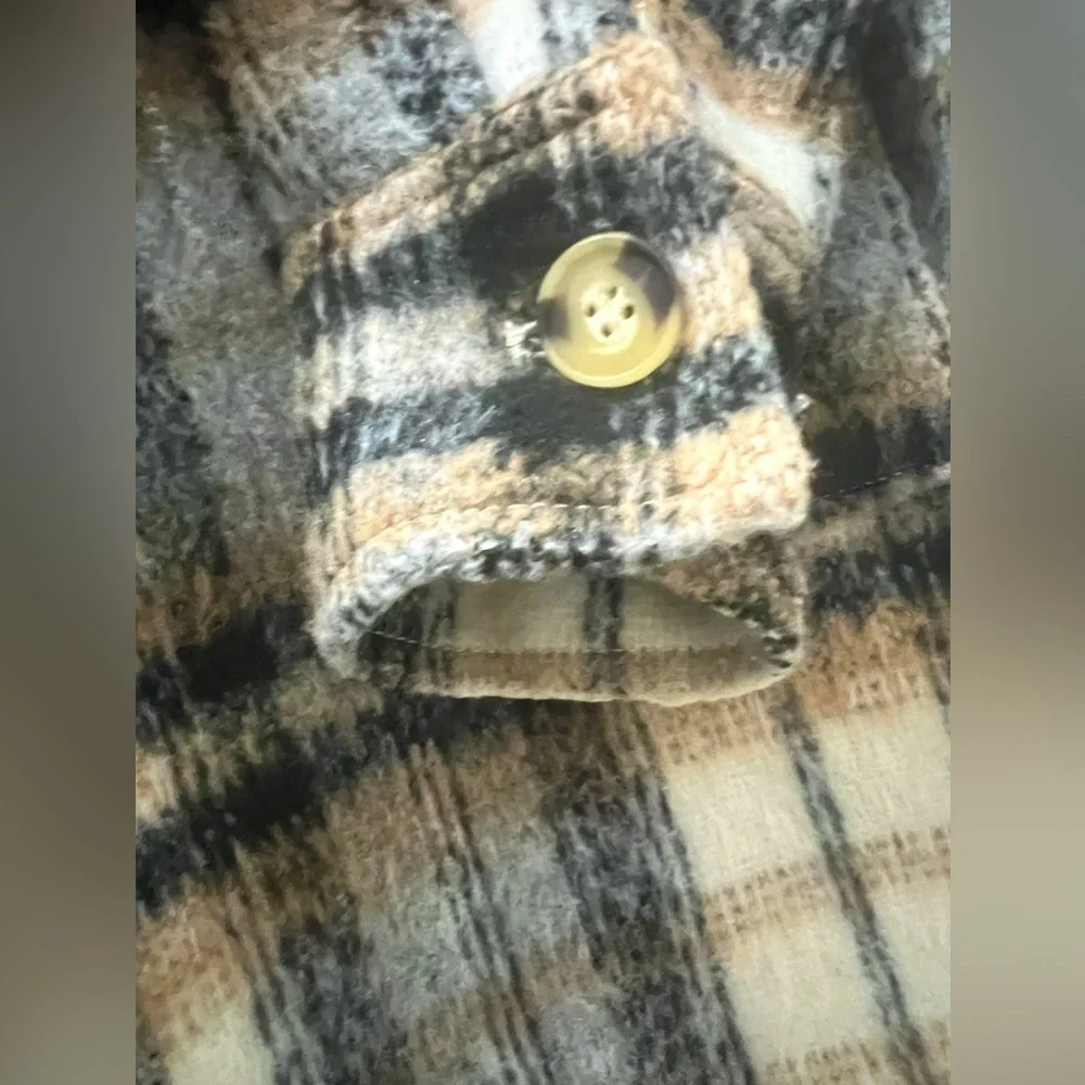 Good American Plaid Oversized Thick Wool Shacket - Picture 8 of 11